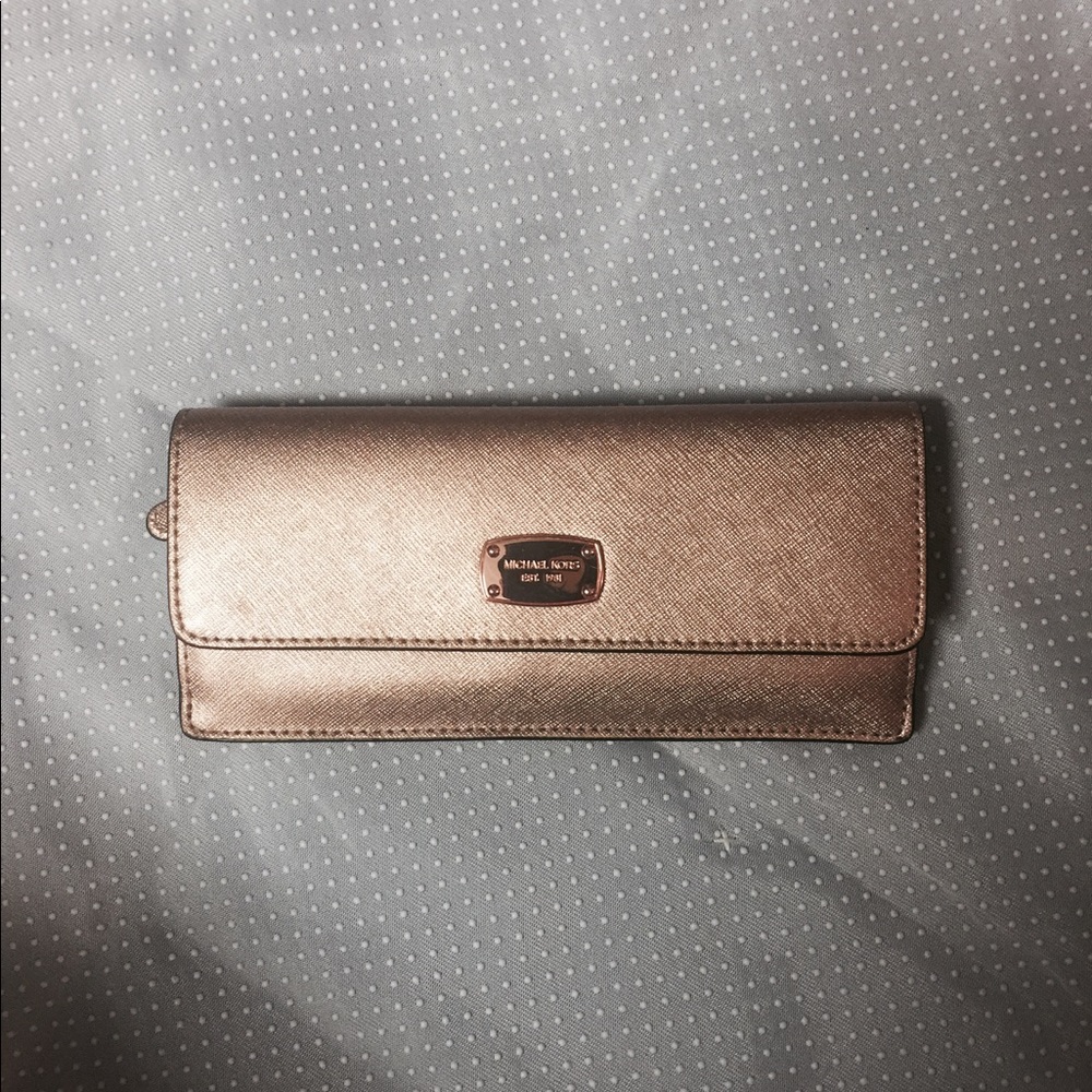 Michael kors rose gold wallet